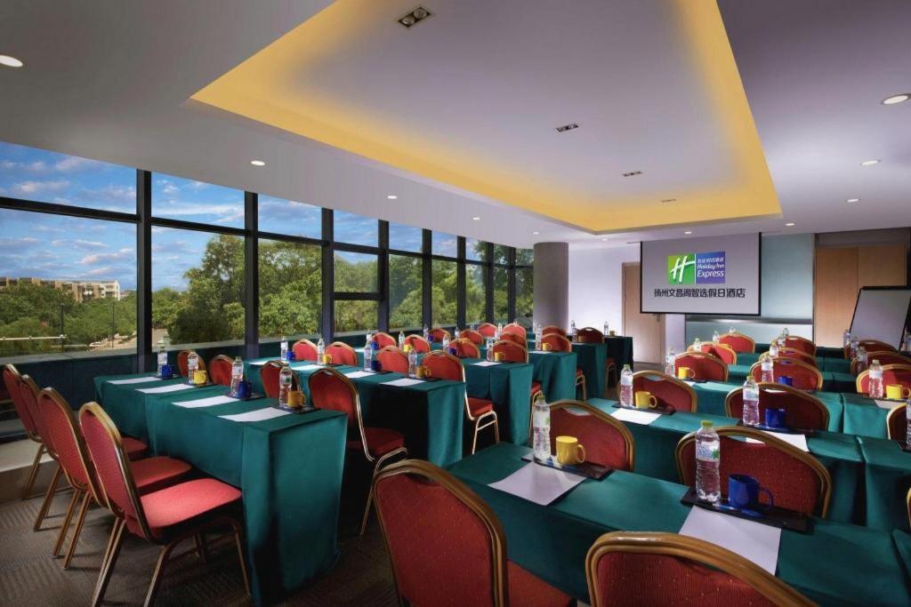 Holiday Inn Express Yangzhou City Center By Ihg Exterior photo
